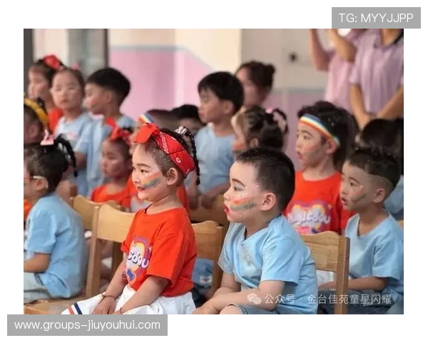 童趣满满的足球应援发型让孩子在赛场上闪耀成为最亮小球迷